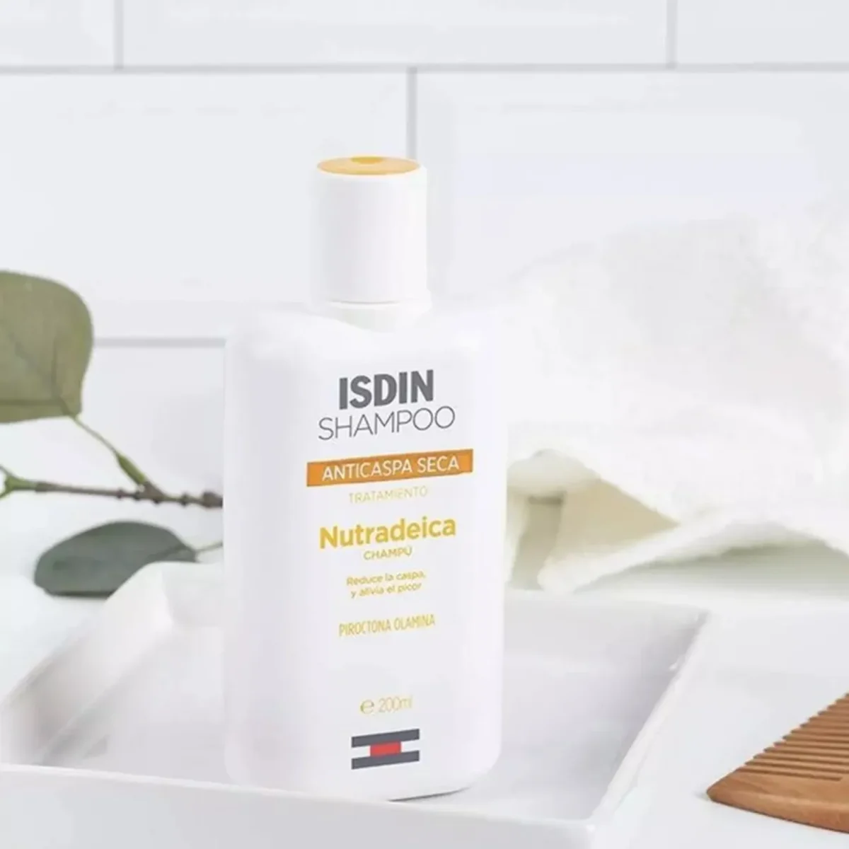 Isdin Nutradeica Dry Dandruff Shampoo 200ml