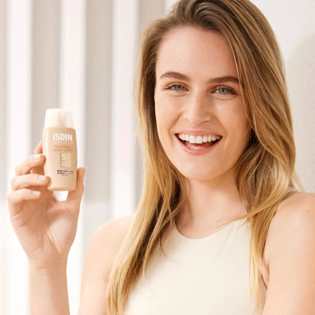 Isdin Fusion Water SPF50 Color Light, Tinted Sunscreen 50ml