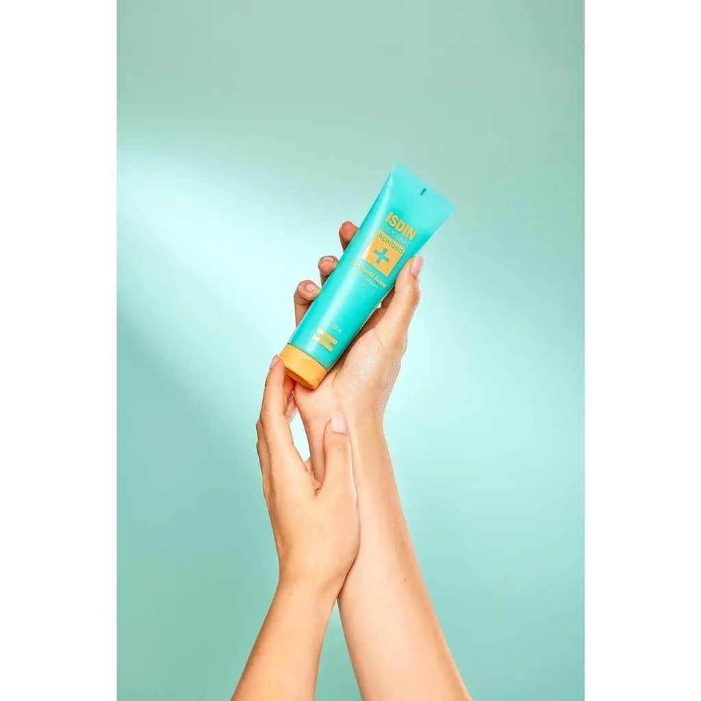 Isdin Acniben Exfoliating Scrub For Face, Pore-Cleansing Gel 100ml